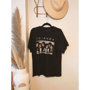 UO Friends Graphic Tee. Size: Large